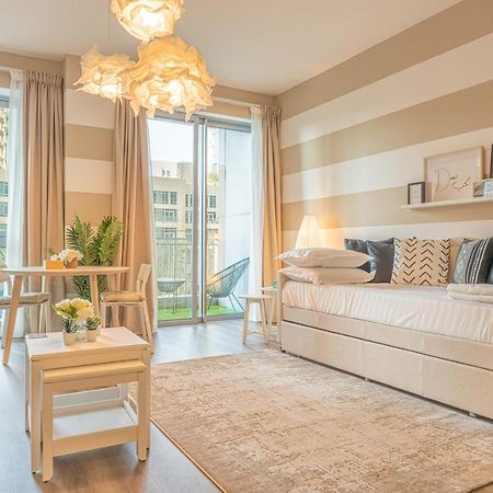 First Class Studio With Dubai Downtown Boulevard View Apartment Exterior photo