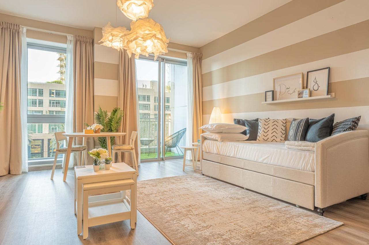 First Class Studio With Dubai Downtown Boulevard View Apartment Exterior photo