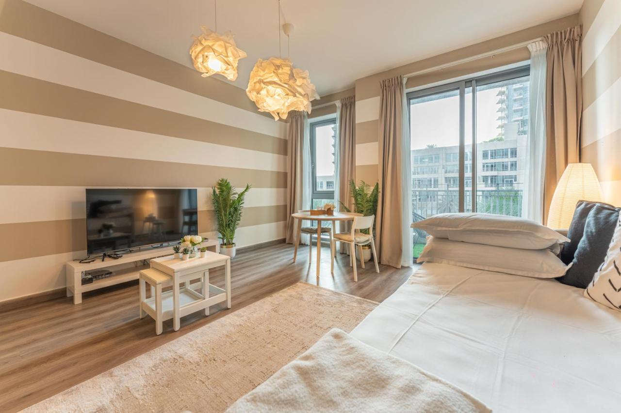 First Class Studio With Dubai Downtown Boulevard View Apartment Exterior photo