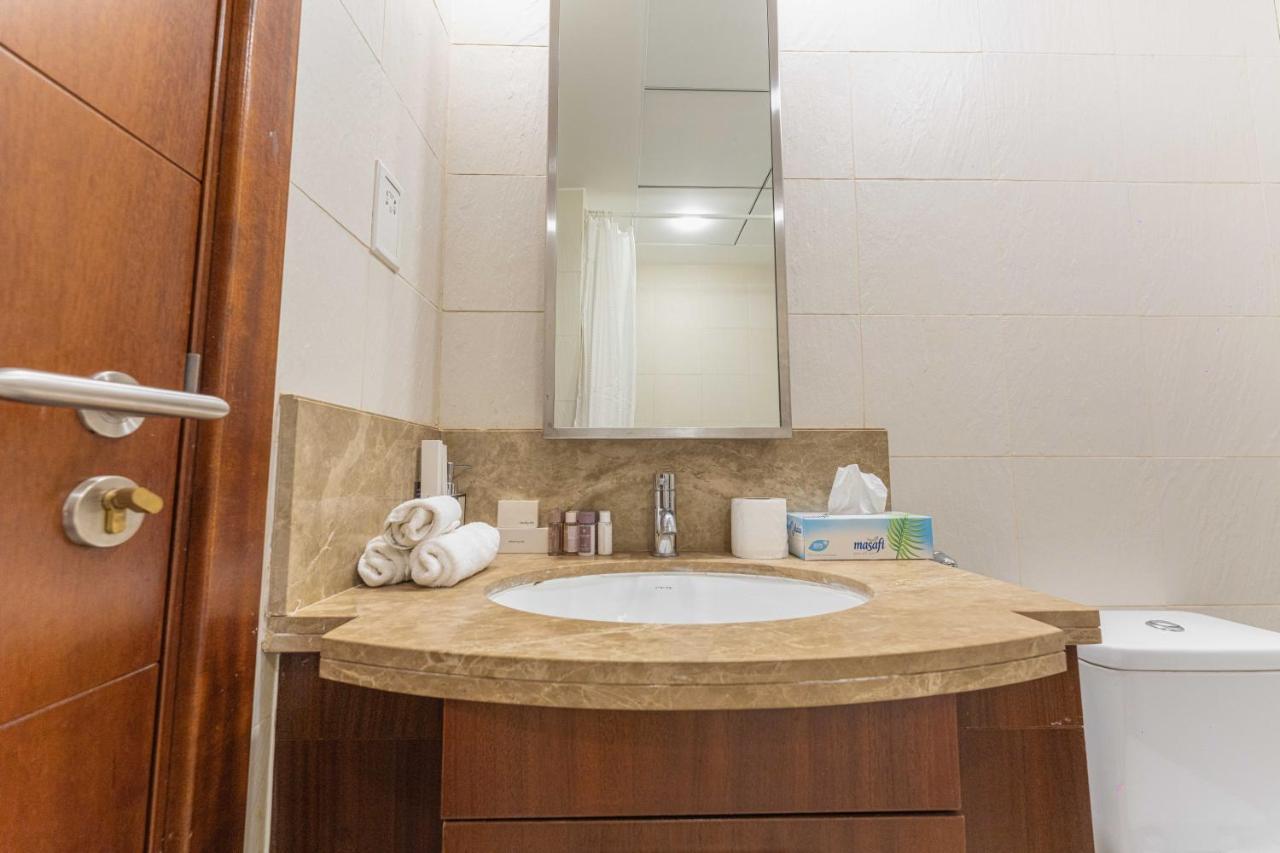 First Class Studio With Dubai Downtown Boulevard View Apartment Exterior photo
